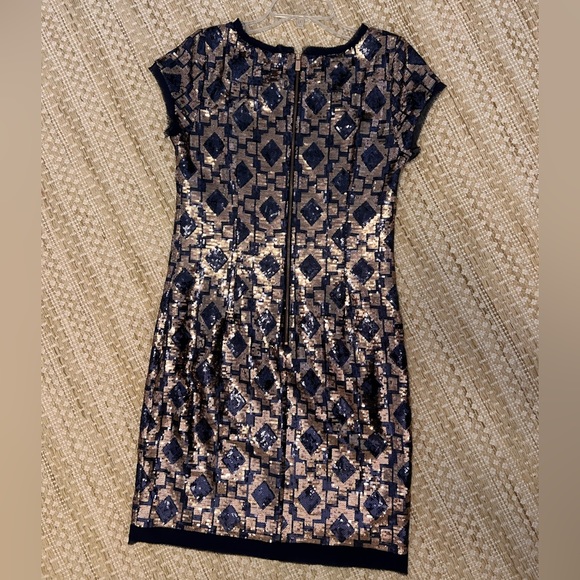 ✨VINCE CAMUTO SEQUIN MINI✨ - Picture 2 of 3